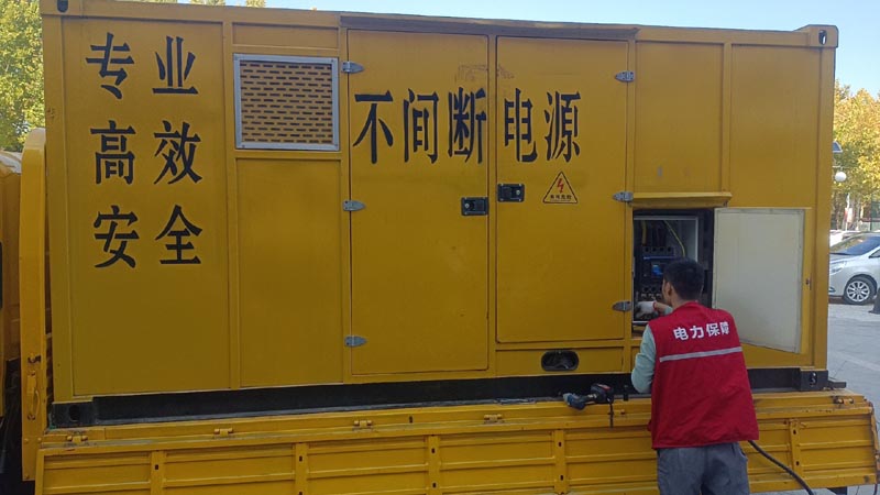 曲靖柴油发电机组和UPS电源配合使用时，如何避免切换过程中的电力中断？
